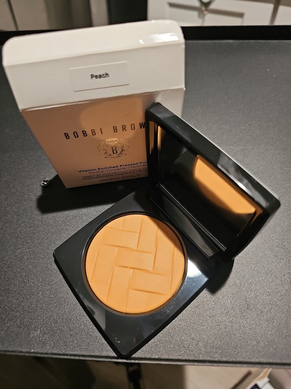 Bobbi Brown Vitamin Enriched Pressed Powder-Peach